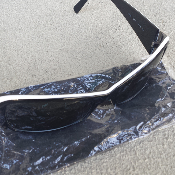 EUC Salvatore Ferragamo Eyewear Sunglasses FE 2085 main image 4